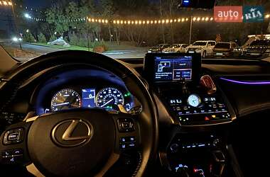 Внедорожник / Кроссовер Lexus NX 2020 в 