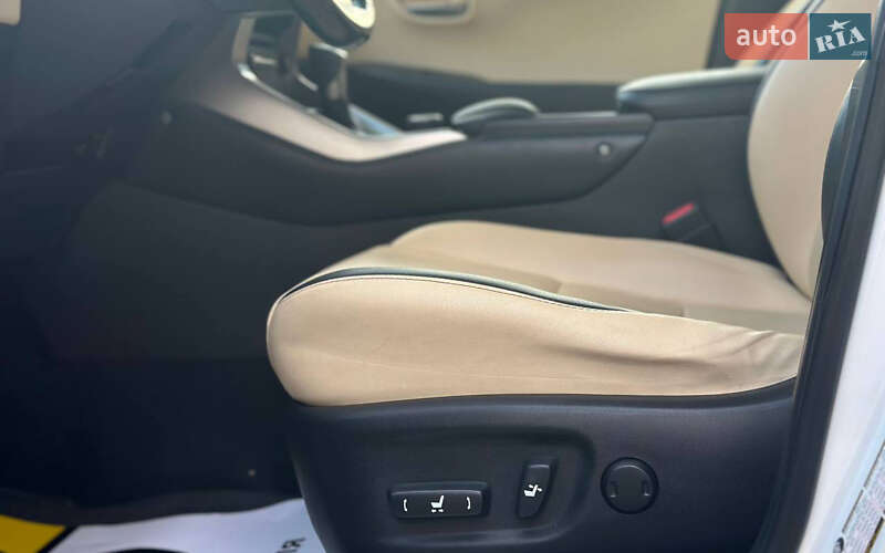 Позашляховик / Кросовер Lexus NX 2016 в Івано-Франківську