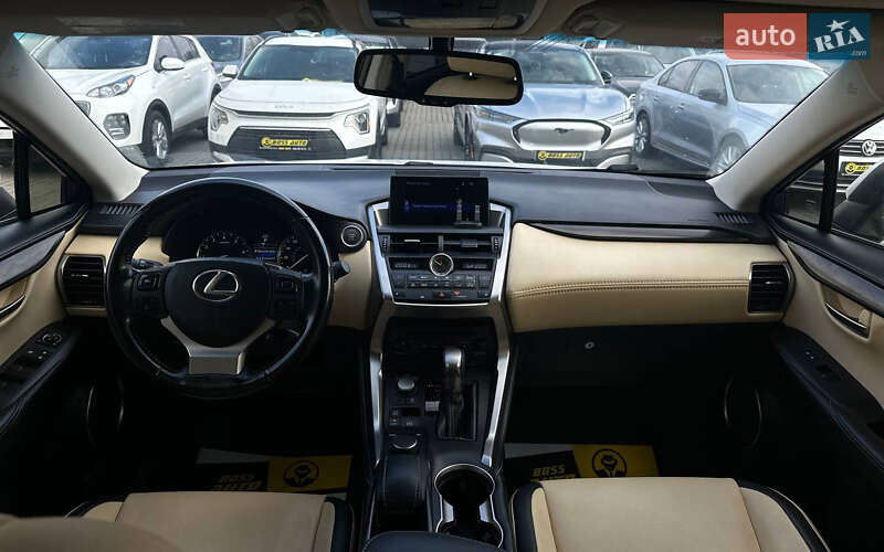 Позашляховик / Кросовер Lexus NX 2016 в Івано-Франківську