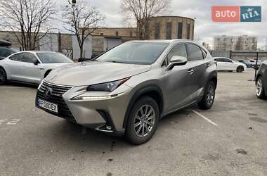 Позашляховик / Кросовер Lexus NX 2017 в Києві