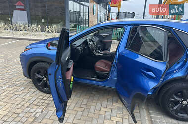 Позашляховик / Кросовер Lexus NX 2016 в 