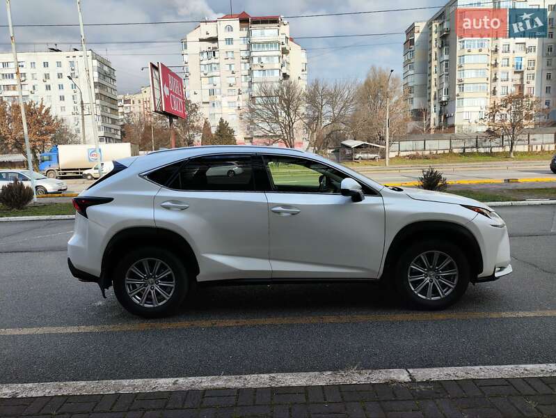 Внедорожник / Кроссовер Lexus NX 2016 в Запорожье