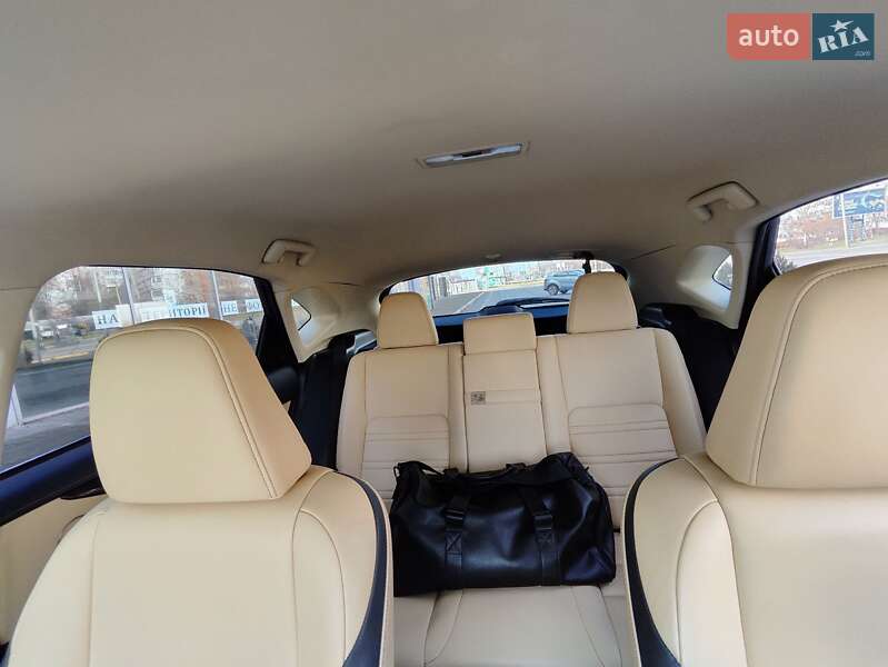 Внедорожник / Кроссовер Lexus NX 2016 в Запорожье