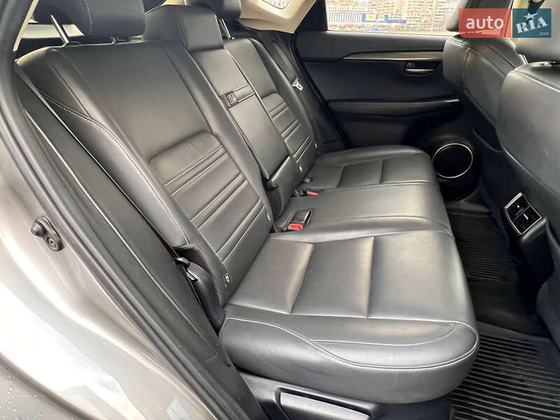 Позашляховик / Кросовер Lexus NX 2015 в Києві