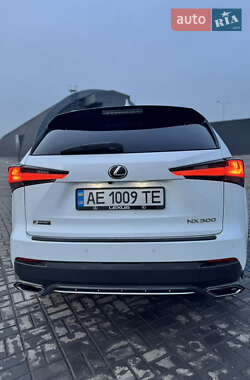 Внедорожник / Кроссовер Lexus NX 2017 в 