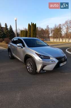 Позашляховик / Кросовер Lexus NX 2017 в Києві