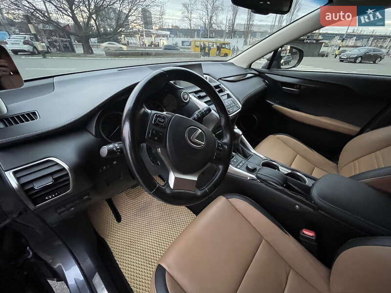 Позашляховик / Кросовер Lexus NX 2017 в Києві