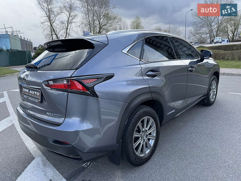 Позашляховик / Кросовер Lexus NX 2016 в Києві
