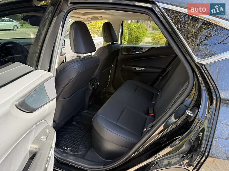 Внедорожник / Кроссовер Lexus NX 2022 в Киеве