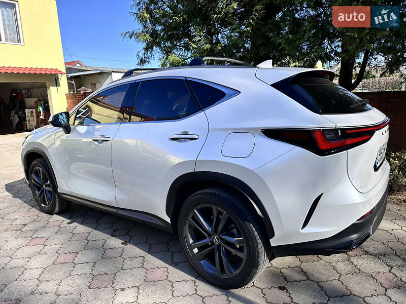 Внедорожник / Кроссовер Lexus NX 2023 в Дрогобыче