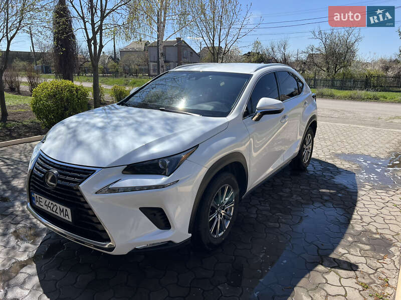 Внедорожник / Кроссовер Lexus NX 2018 в 