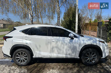 Внедорожник / Кроссовер Lexus NX 2018 в 