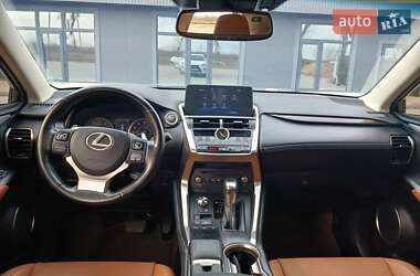 Внедорожник / Кроссовер Lexus NX 2020 в 