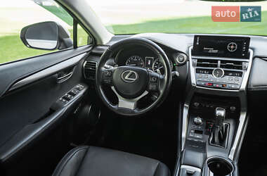 Позашляховик / Кросовер Lexus NX 2018 в 