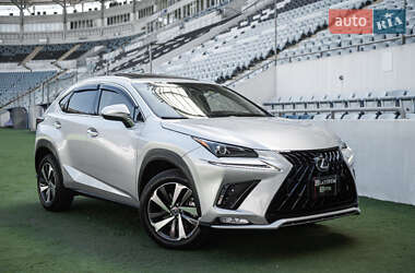Позашляховик / Кросовер Lexus NX 2018 в 