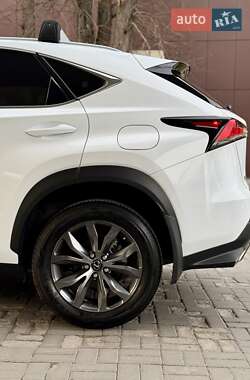 Позашляховик / Кросовер Lexus NX 2021 в 