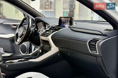 Позашляховик / Кросовер Lexus NX 2021 в 