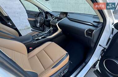 Позашляховик / Кросовер Lexus NX 2016 в 