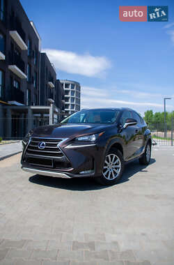 Позашляховик / Кросовер Lexus NX 2015 в Києві