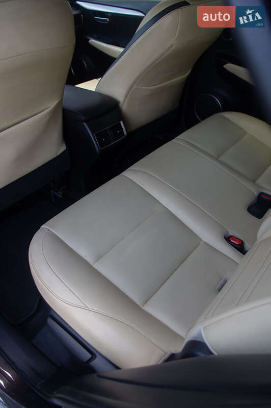 Внедорожник / Кроссовер Lexus NX 2015 в Киеве