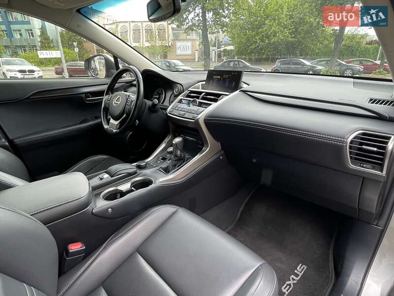 Позашляховик / Кросовер Lexus NX 2017 в Києві