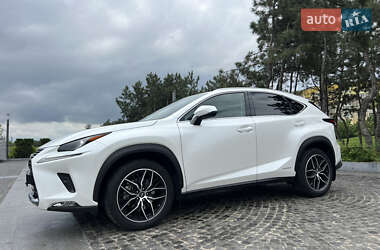 Позашляховик / Кросовер Lexus NX 2019 в 