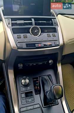 Внедорожник / Кроссовер Lexus NX 2020 в 
