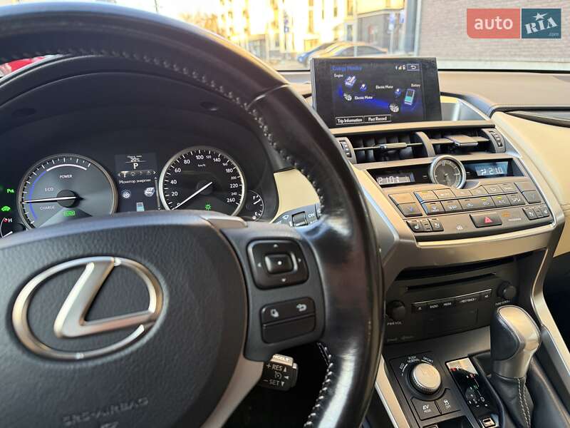 Внедорожник / Кроссовер Lexus NX 2016 в Львове