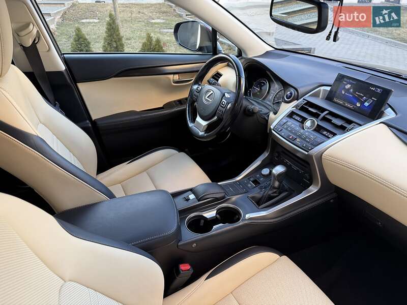 Внедорожник / Кроссовер Lexus NX 2016 в Львове