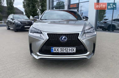 Позашляховик / Кросовер Lexus NX 2015 в 