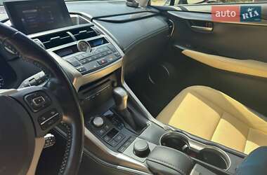 Внедорожник / Кроссовер Lexus NX 2016 в 