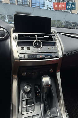 Внедорожник / Кроссовер Lexus NX 2018 в 