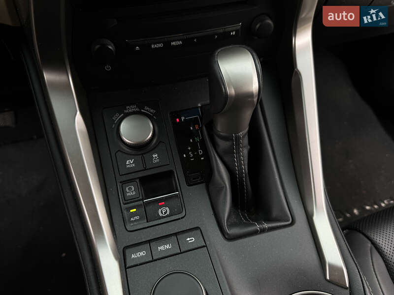 Внедорожник / Кроссовер Lexus NX 2015 в Запорожье