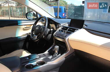 Позашляховик / Кросовер Lexus NX 2015 в 