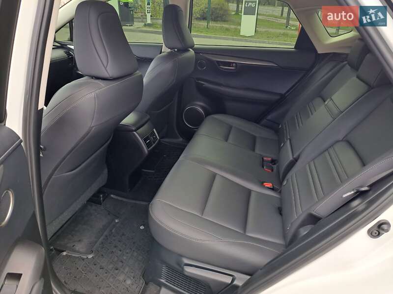 Позашляховик / Кросовер Lexus NX 2017 в Дніпрі