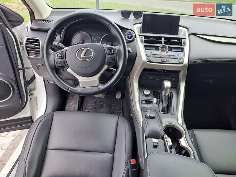 Позашляховик / Кросовер Lexus NX 2017 в Дніпрі