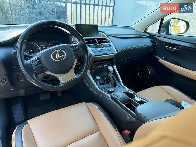 Внедорожник / Кроссовер Lexus NX 2017 в Киеве