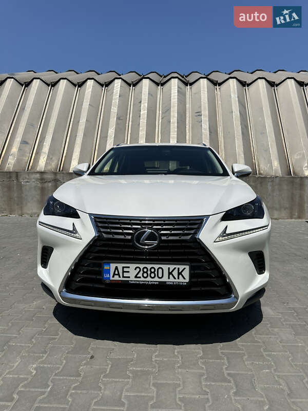 Внедорожник / Кроссовер Lexus NX 2017 в Днепре