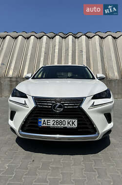 Внедорожник / Кроссовер Lexus NX 2017 в 