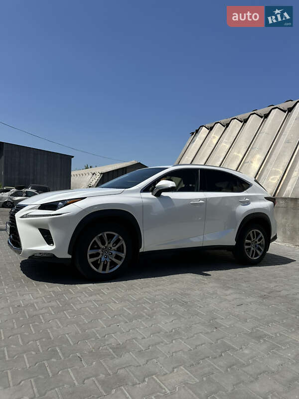 Внедорожник / Кроссовер Lexus NX 2017 в Днепре