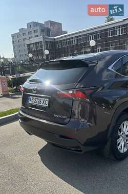 Внедорожник / Кроссовер Lexus NX 2015 в 