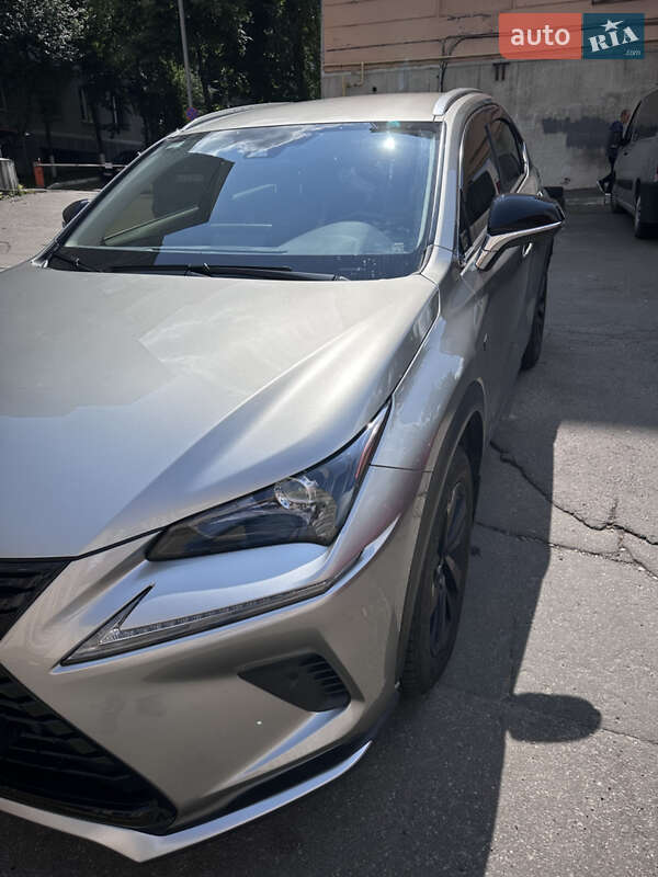Внедорожник / Кроссовер Lexus NX 2020 в 