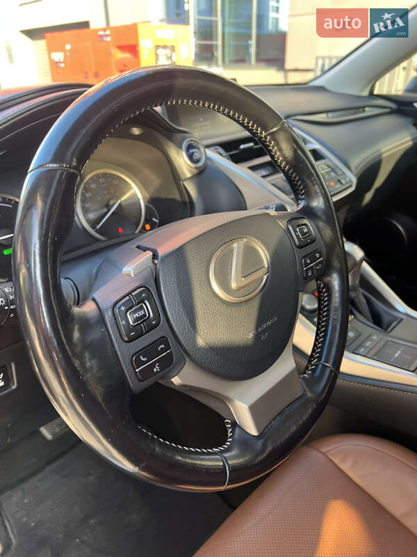 Внедорожник / Кроссовер Lexus NX 2017 в Львове