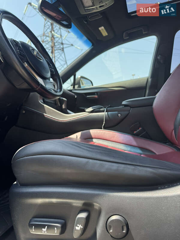 Внедорожник / Кроссовер Lexus NX 2015 в Черновцах