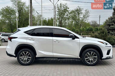 Внедорожник / Кроссовер Lexus NX 2015 в 