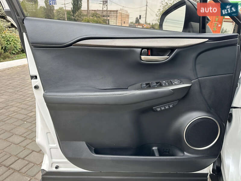 Внедорожник / Кроссовер Lexus NX 2015 в Одессе
