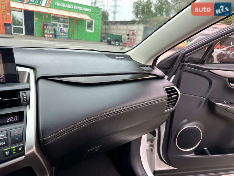 Внедорожник / Кроссовер Lexus NX 2015 в Одессе