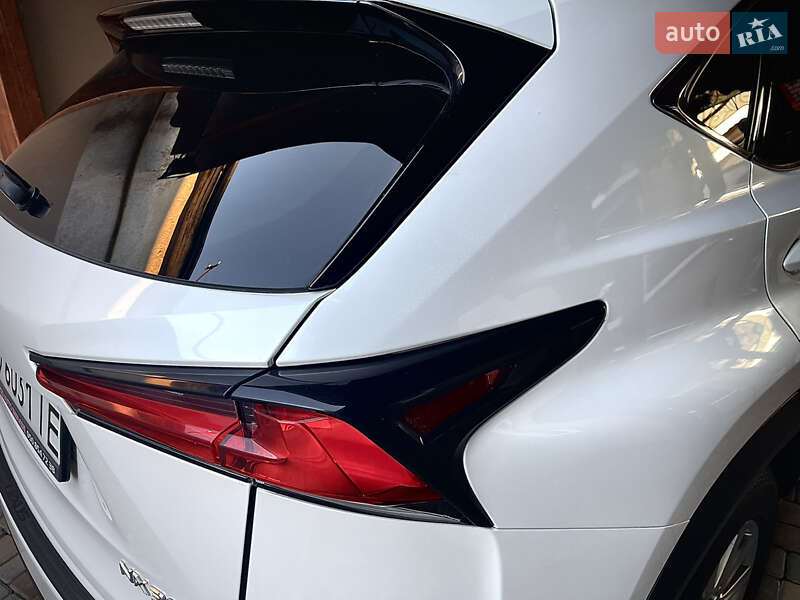 Внедорожник / Кроссовер Lexus NX 2018 в Ужгороде