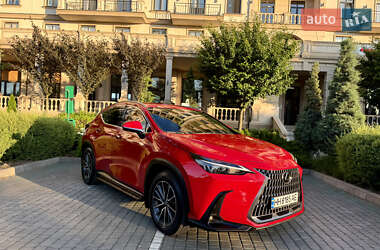 Позашляховик / Кросовер Lexus NX 2022 в 