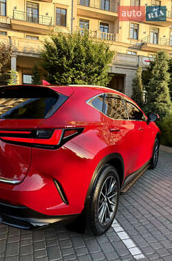 Позашляховик / Кросовер Lexus NX 2022 в 